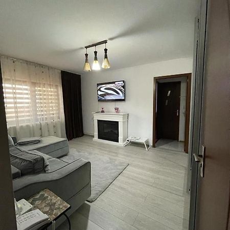 Appartement Apartament Gallamar à Bîrlad Extérieur photo