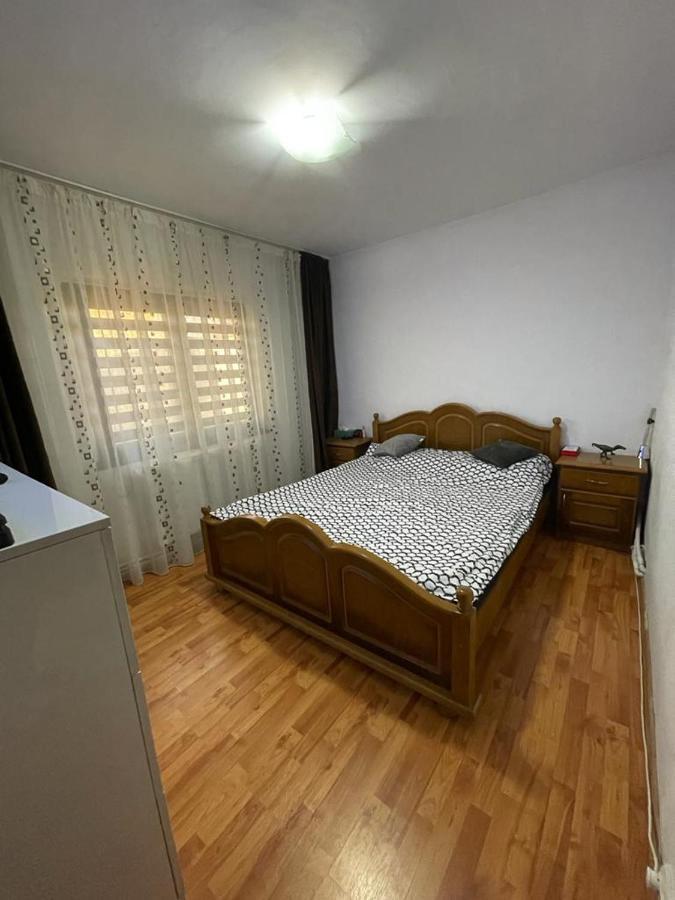 Appartement Apartament Gallamar à Bîrlad Extérieur photo