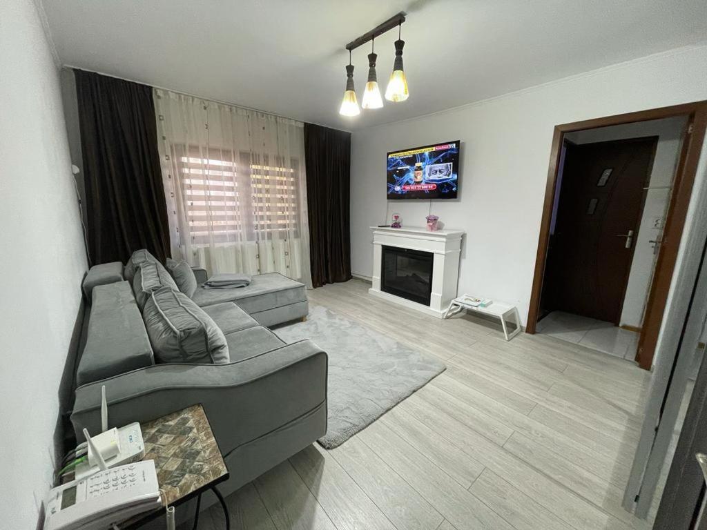 Appartement Apartament Gallamar à Bîrlad Extérieur photo