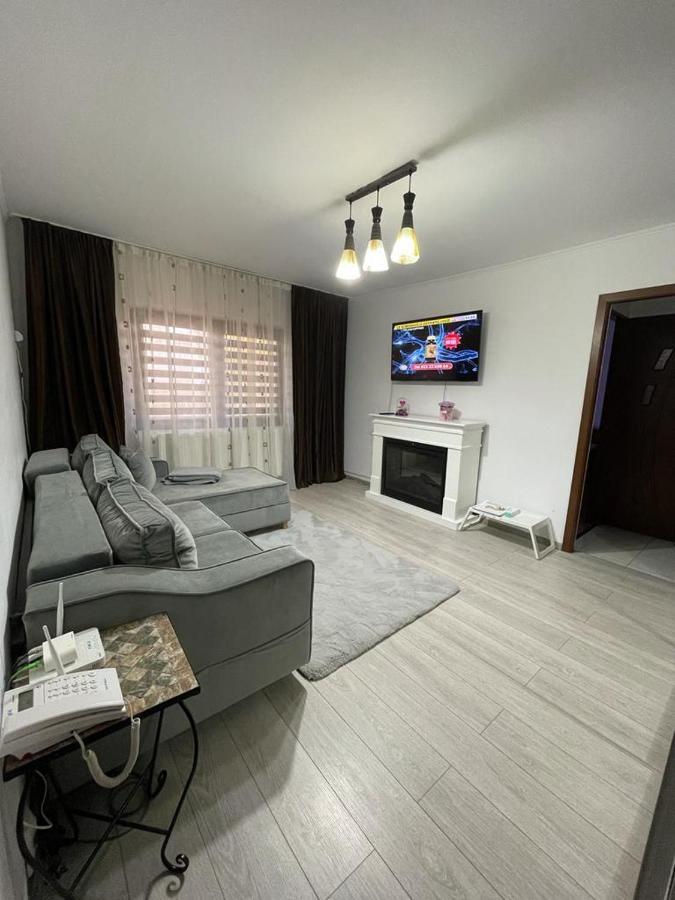 Appartement Apartament Gallamar à Bîrlad Extérieur photo